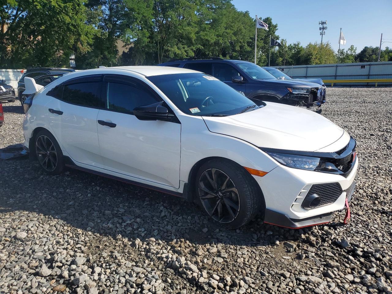2018 Honda Civic Sport - Image 4