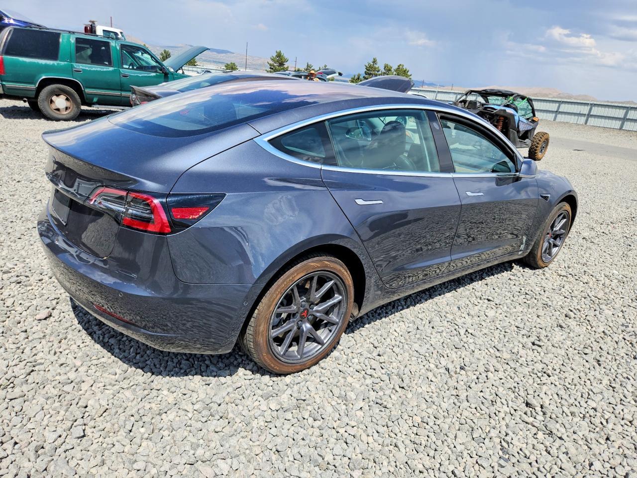 2018 Tesla Model 3 - Image 3