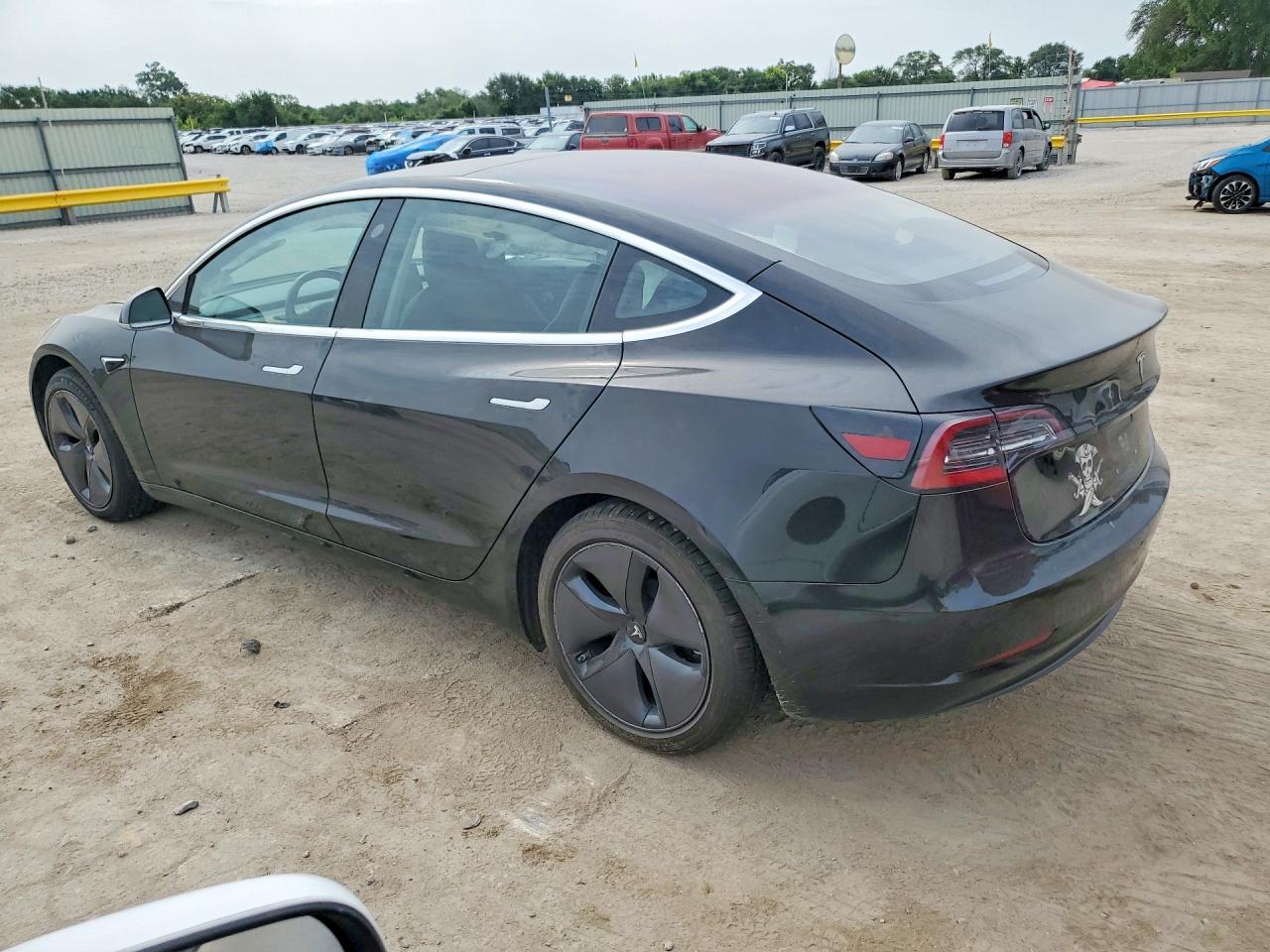 2018 Tesla Model 3 - Image 2
