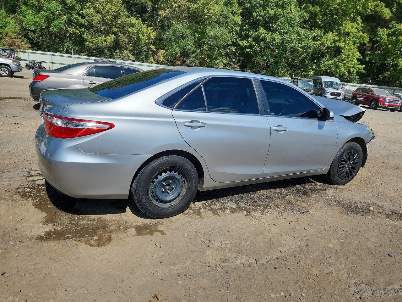 2017 Toyota Camry Le - Фото 3