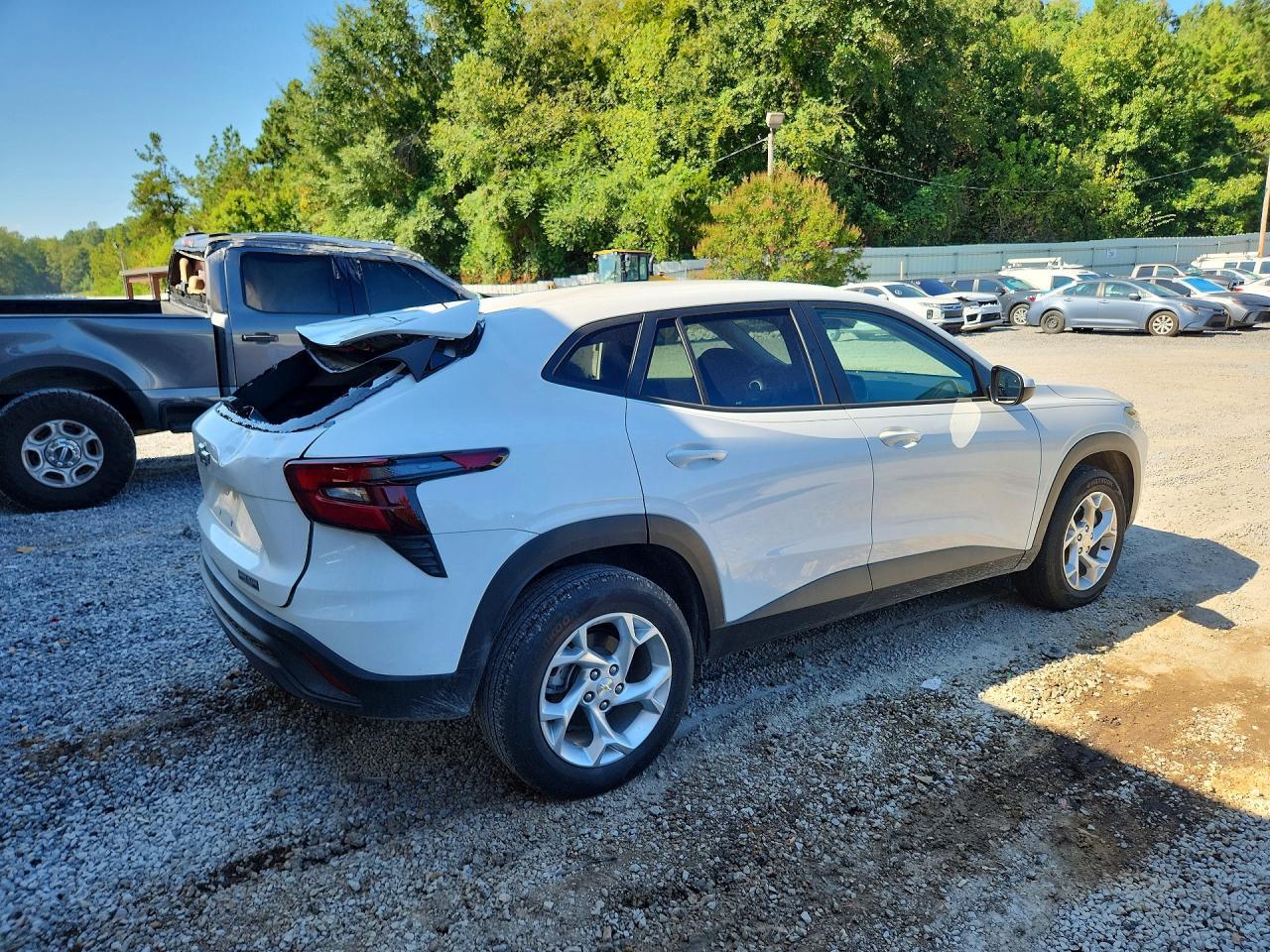 2025 Chevrolet Trax Ls - Image 3