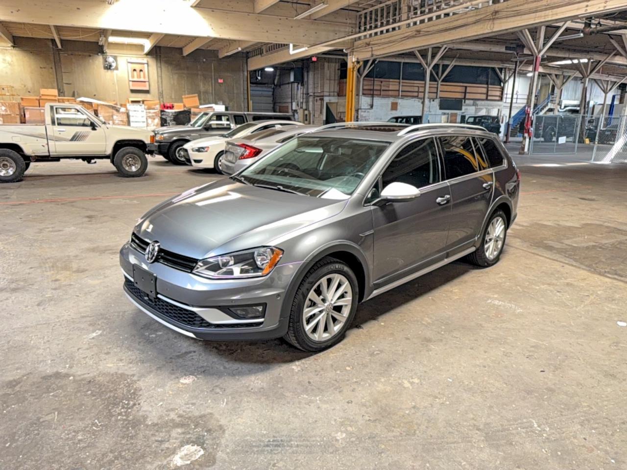 2017 Volkswagen Golf Alltrack S - Image 2
