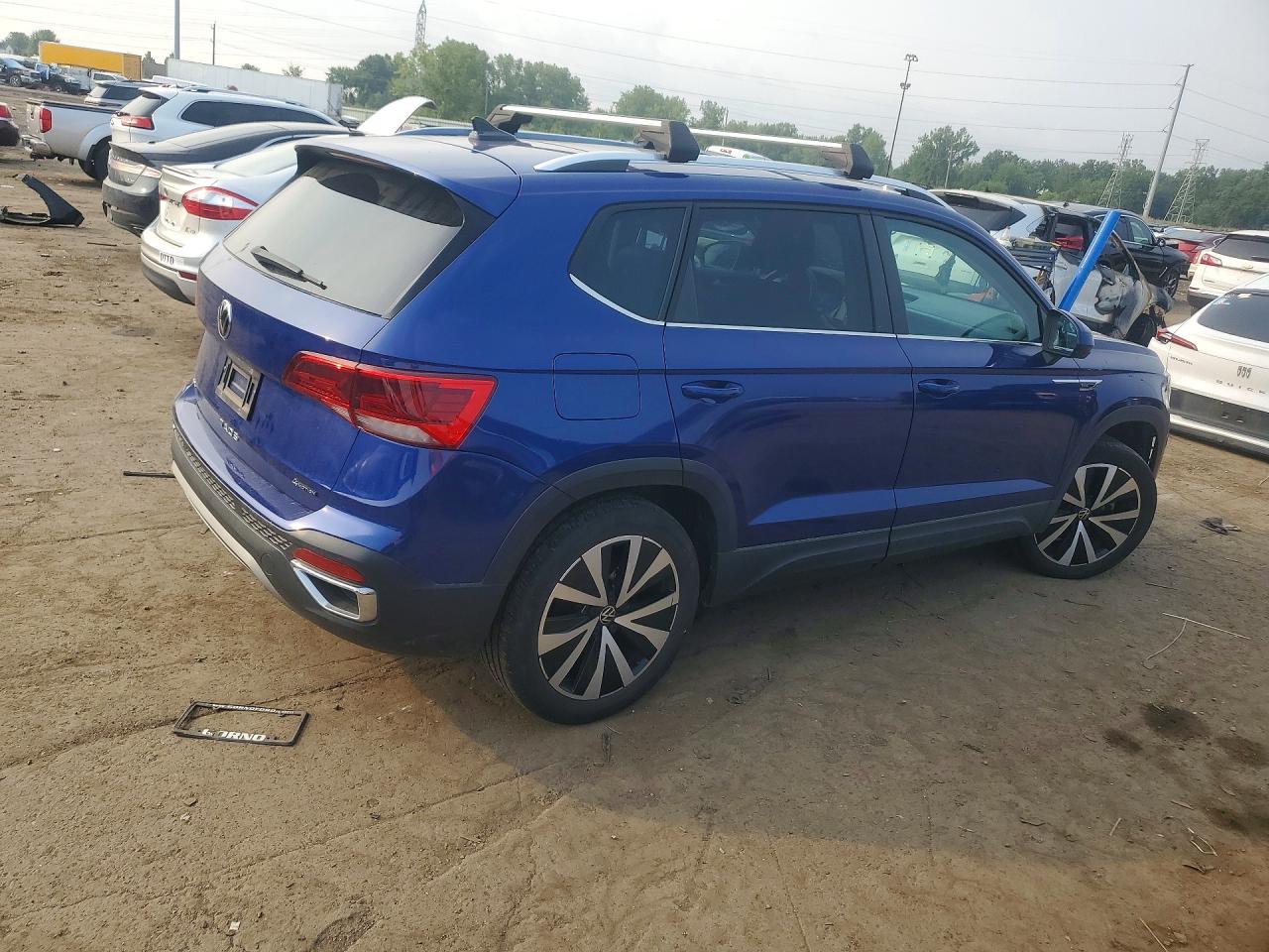 2022 Volkswagen Taos Se Iq Drive - Фото 3