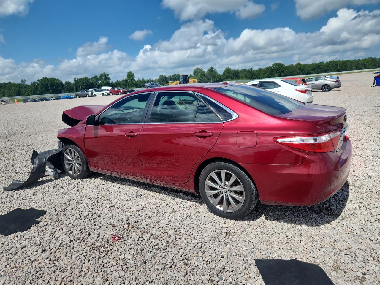 2016 Toyota Camry Xle - Image 2