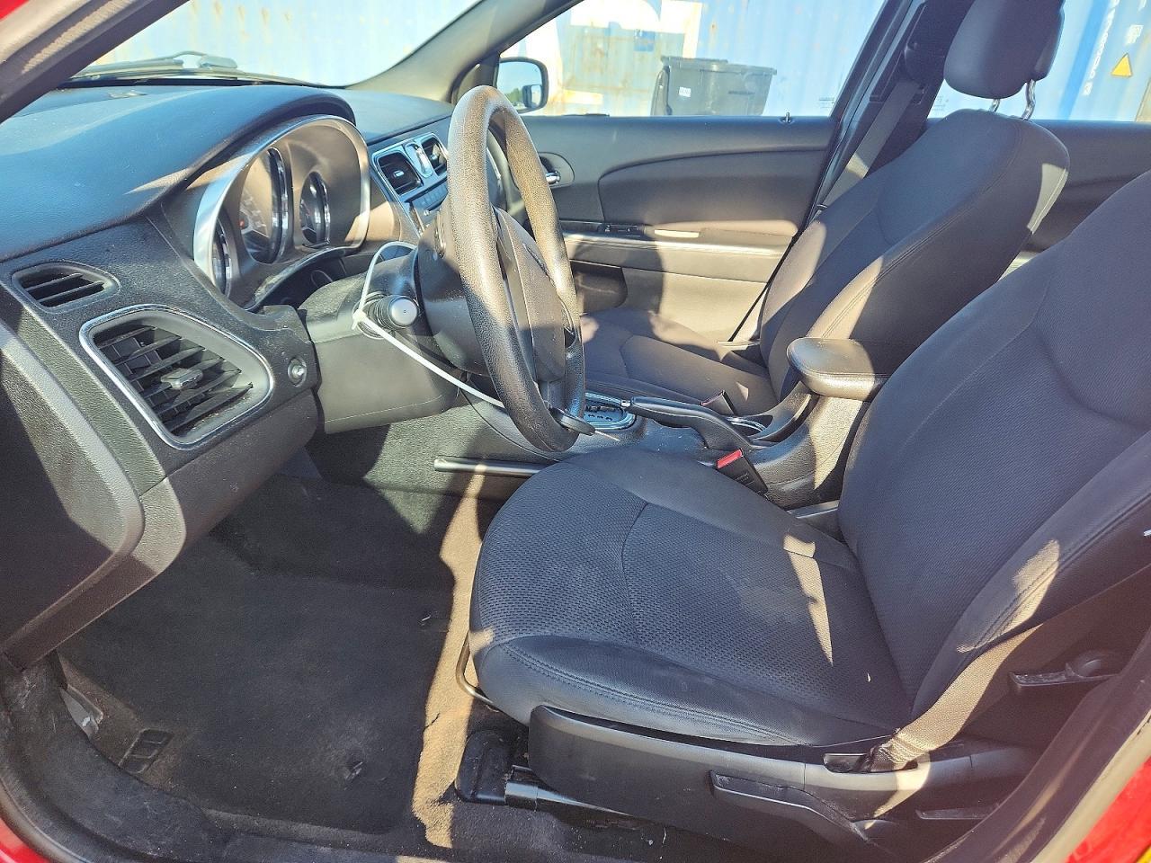 2014 Chrysler 200 Lx - Фото 7