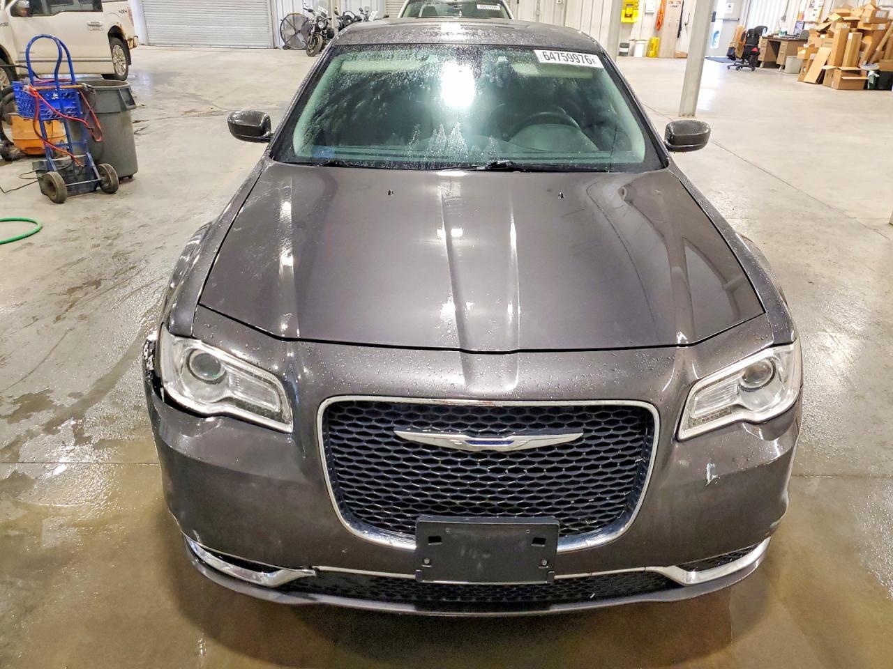 2016 Chrysler 300 Limited - Image 5