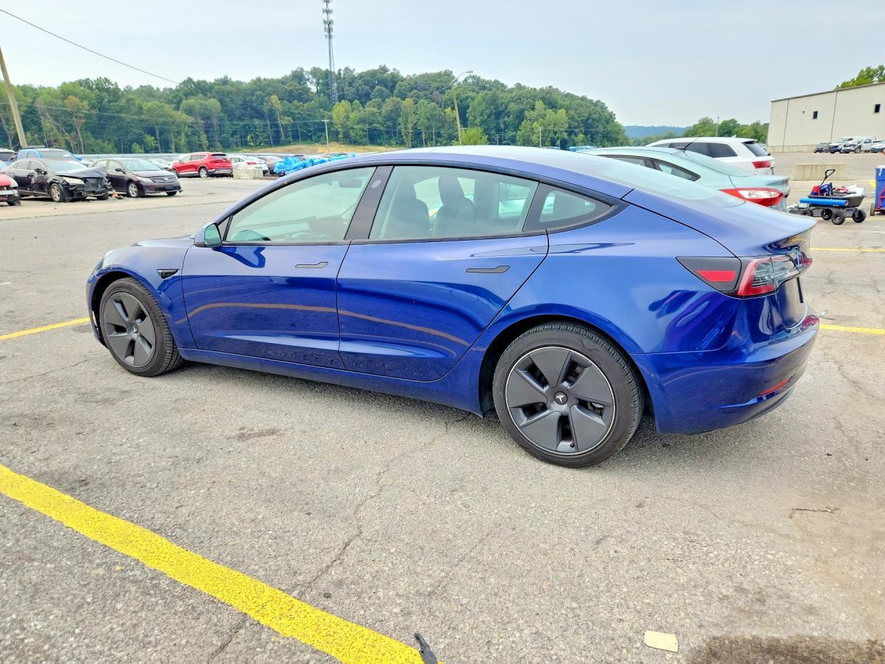2022 Tesla Model 3 - Image 2