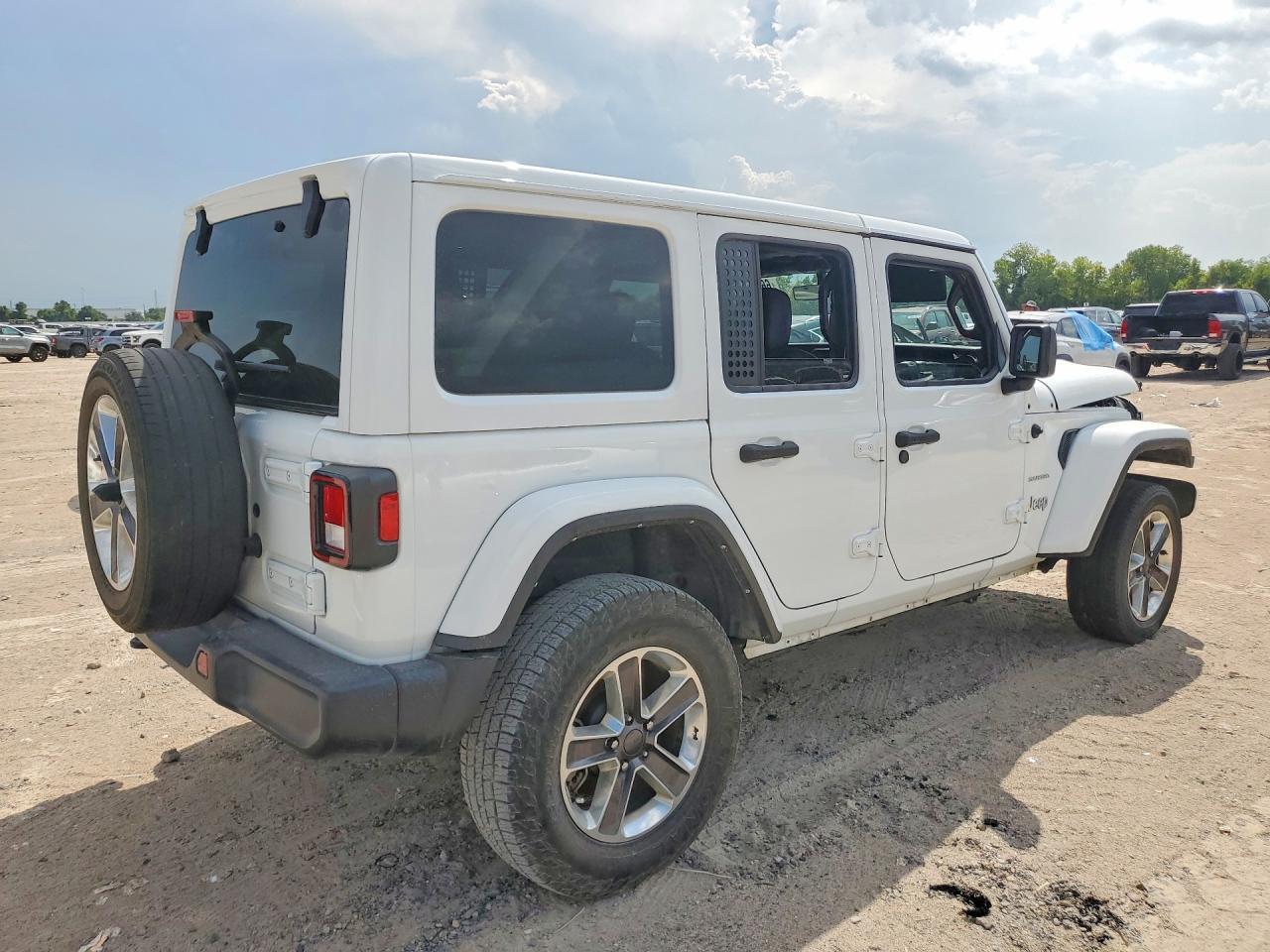 2022 Jeep Wrangler Unlimited Sahara - Image 3