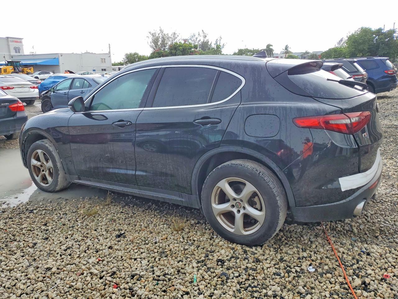 2018 Alfa Romeo Stelvio - Image 2