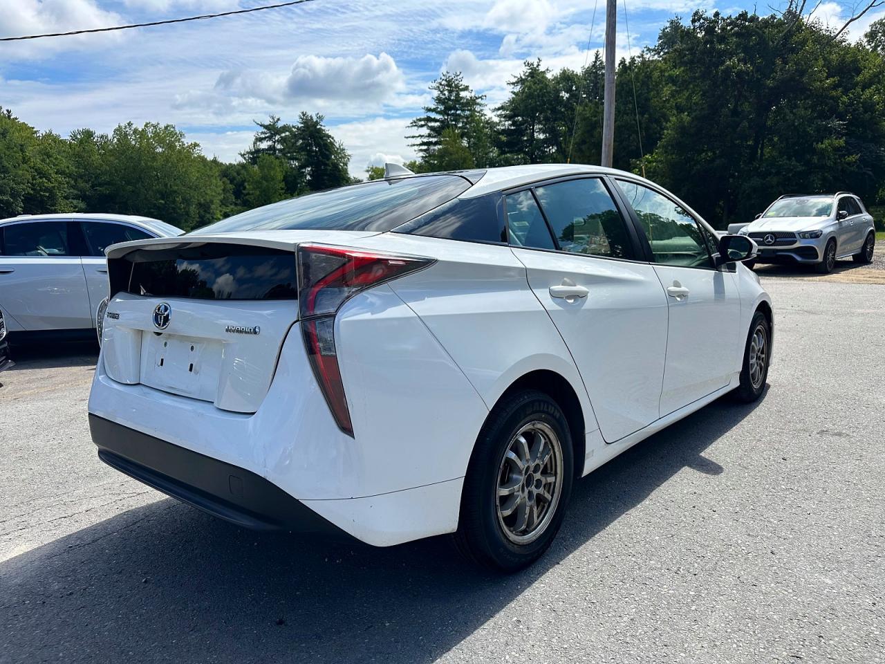 2018 Toyota Prius One - Image 3