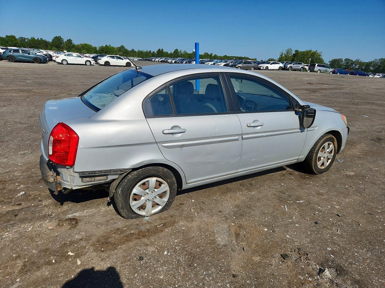 2009 Hyundai Accent Gls - Image 3