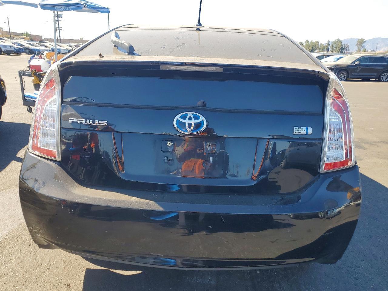 2014 Toyota Prius Two - Фото 6