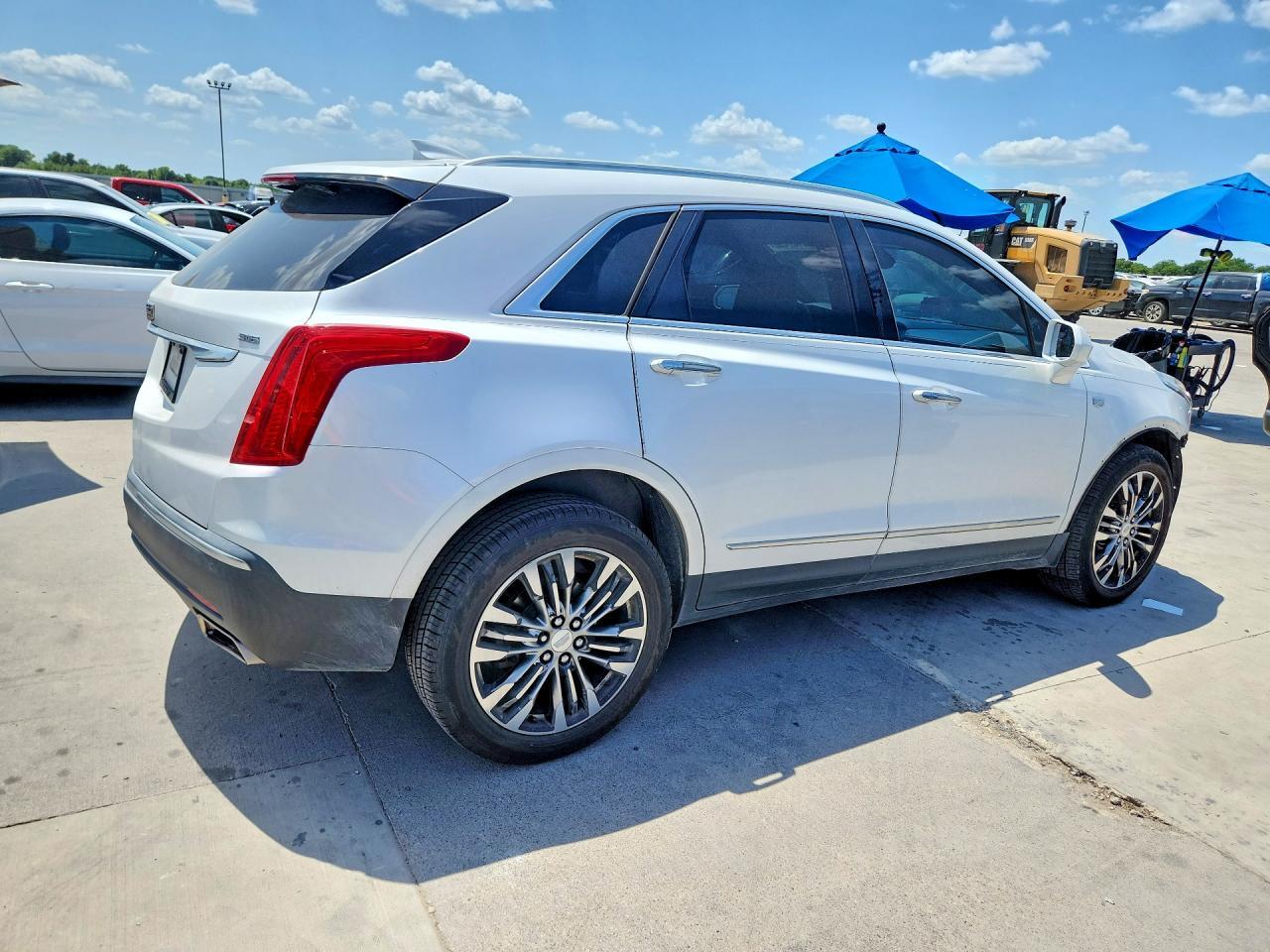 2017 Cadillac Xt5 Premium Luxury - Image 3