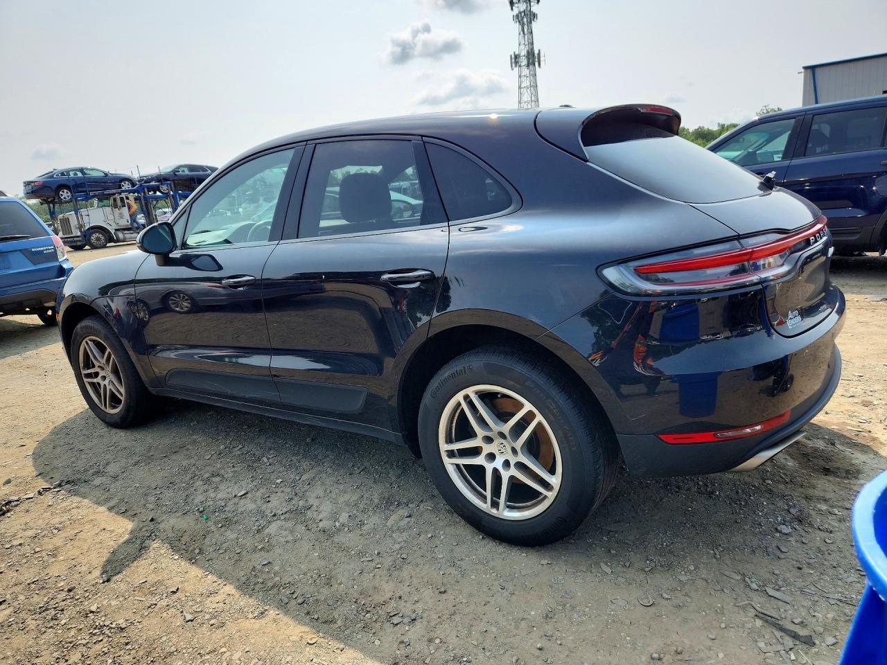 2021 Porsche Macan - Image 2