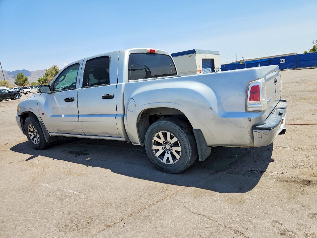 2007 Mitsubishi Raider Ls - Фото 2