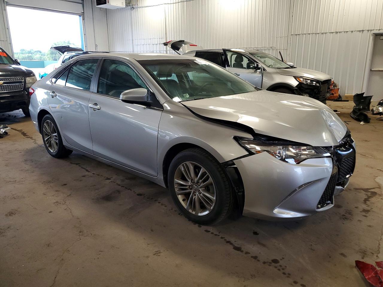 2015 Toyota Camry Se - Фото 4