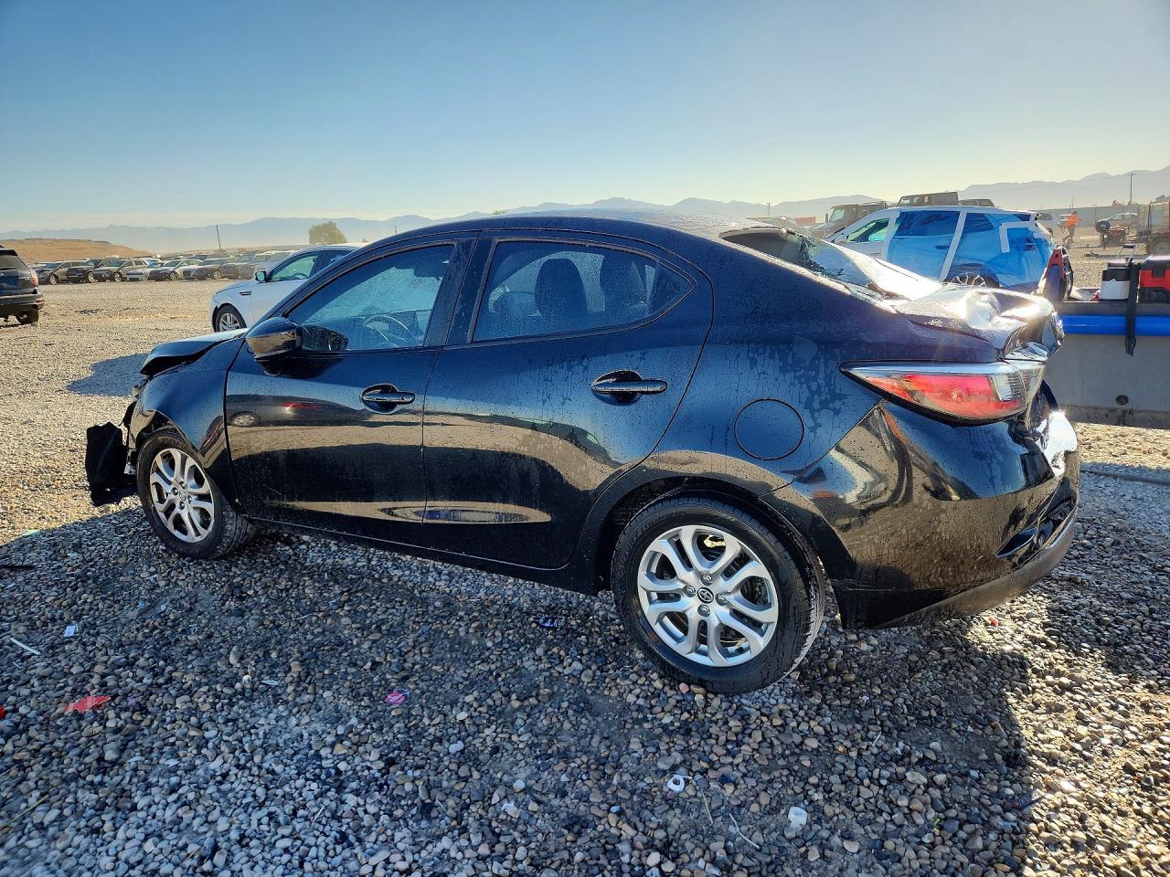 2016 Scion Ia Base - Фото 2