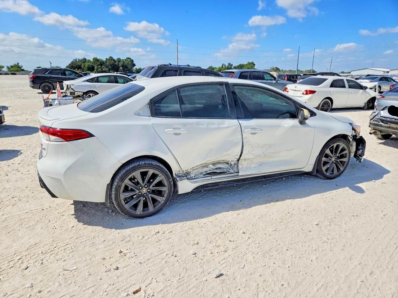 2024 Toyota Corolla Hybrid Se - Image 3