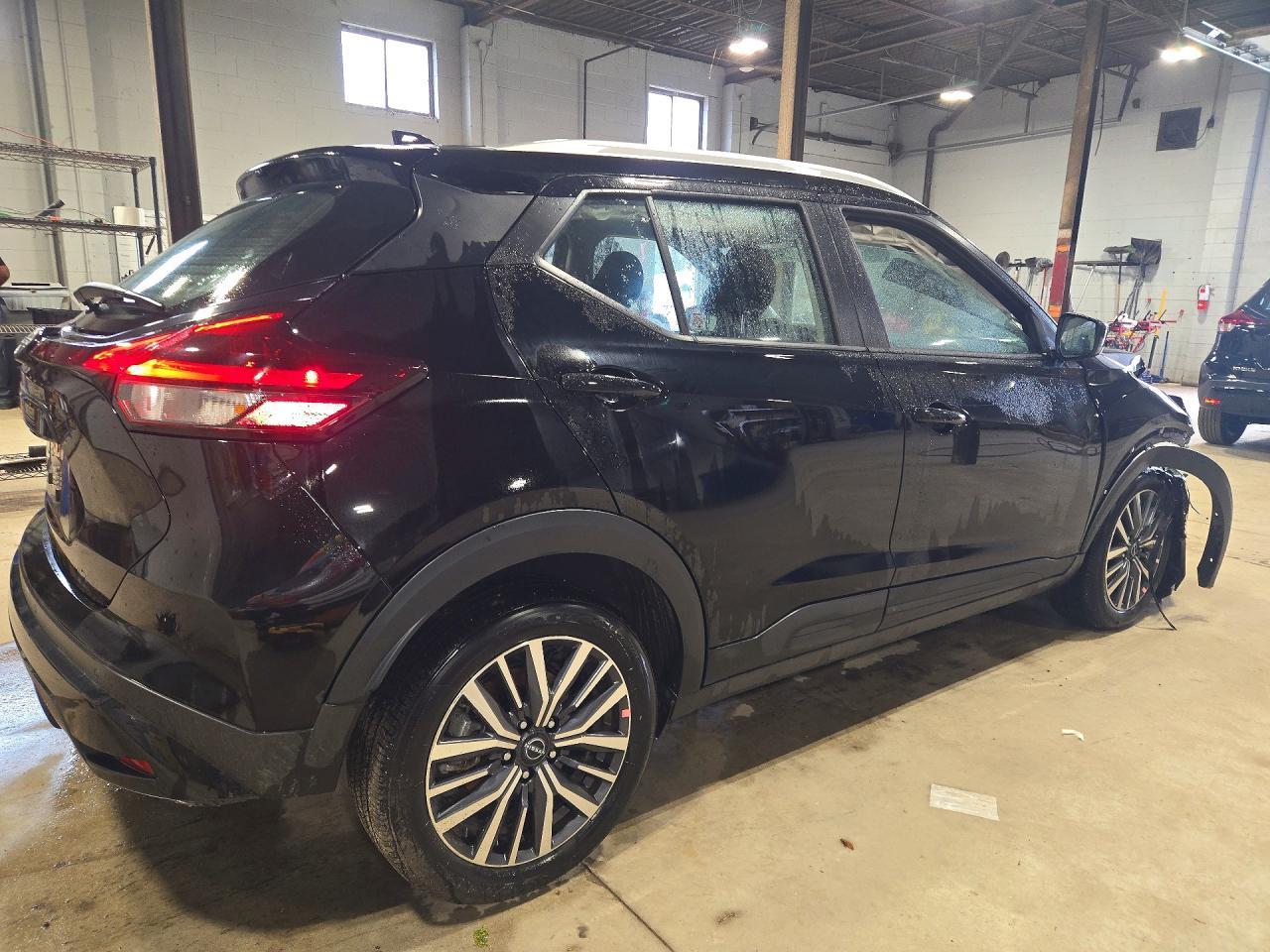 2025 Nissan Kicks Play Sv - Image 3
