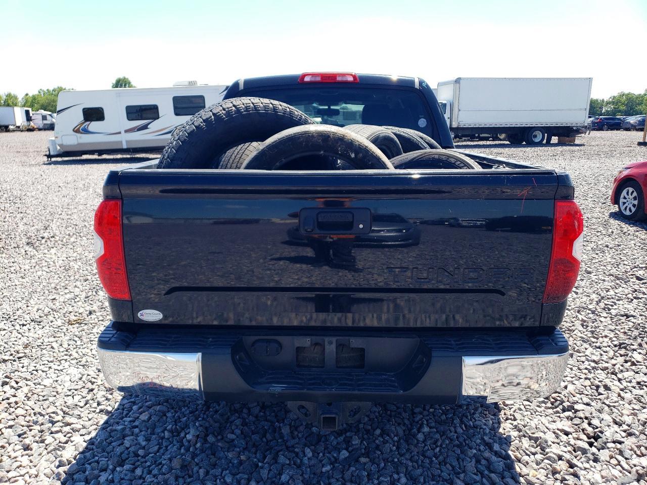 2015 Toyota Tundra Crewmax Limited - Image 6