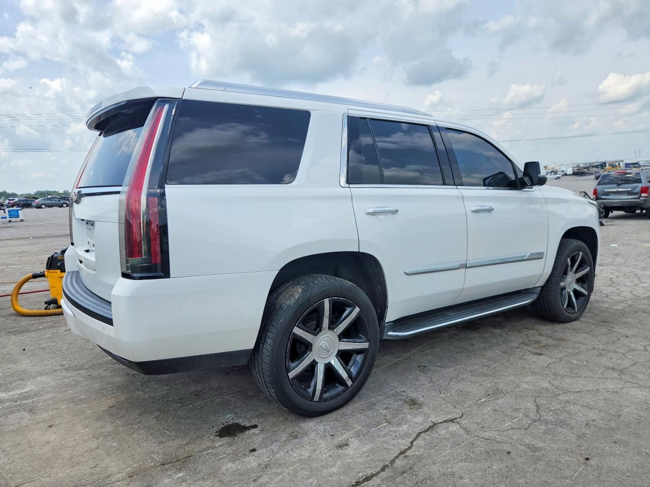 2016 Cadillac Escalade Luxury - Фото 3