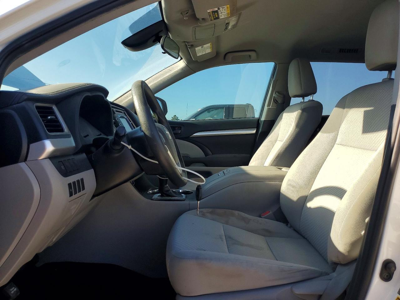 2019 Toyota Highlander Le - Image 7