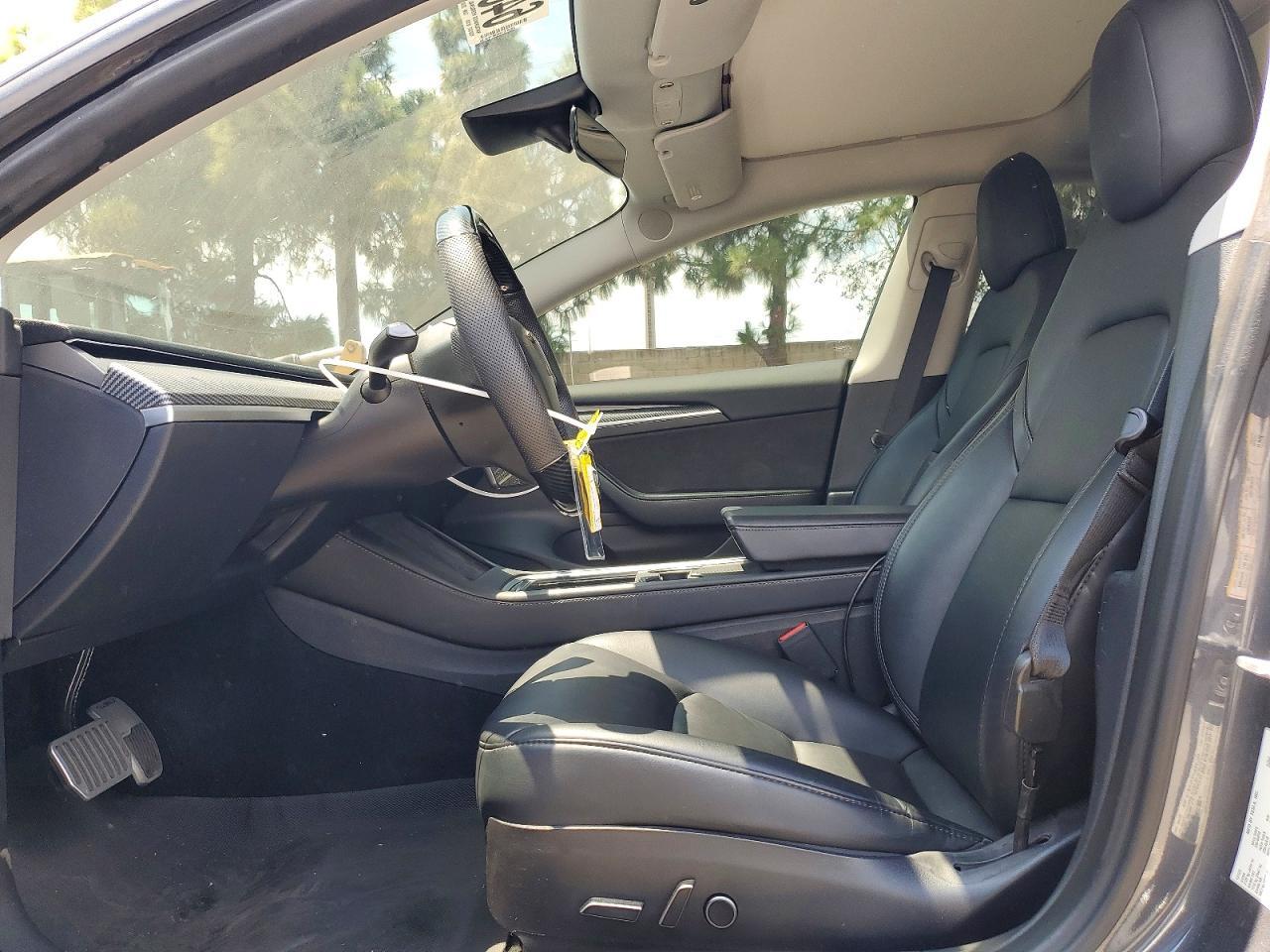 2023 Tesla Model 3 - Image 7