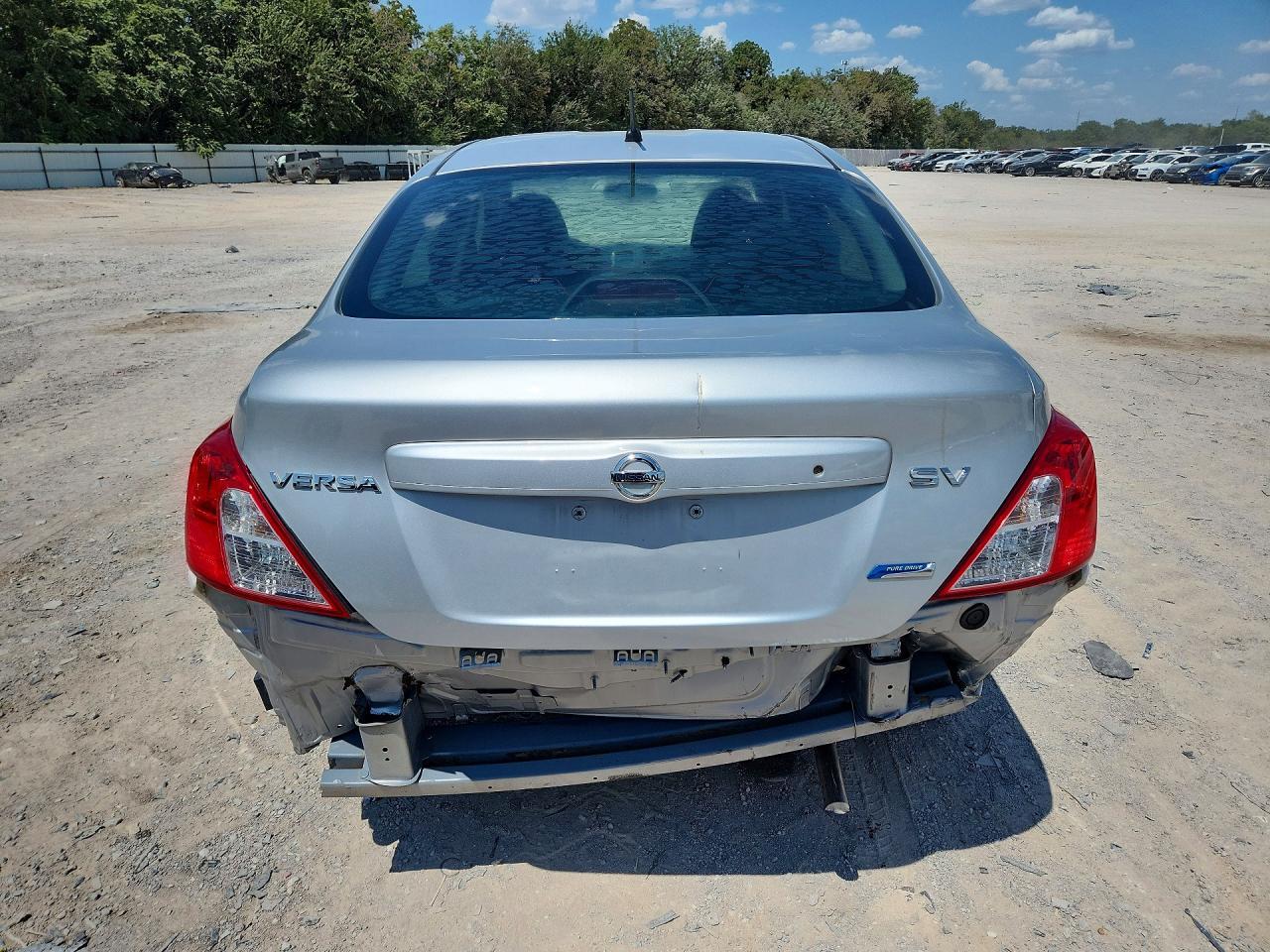 2012 Nissan Versa 1.6 S - Фото 6