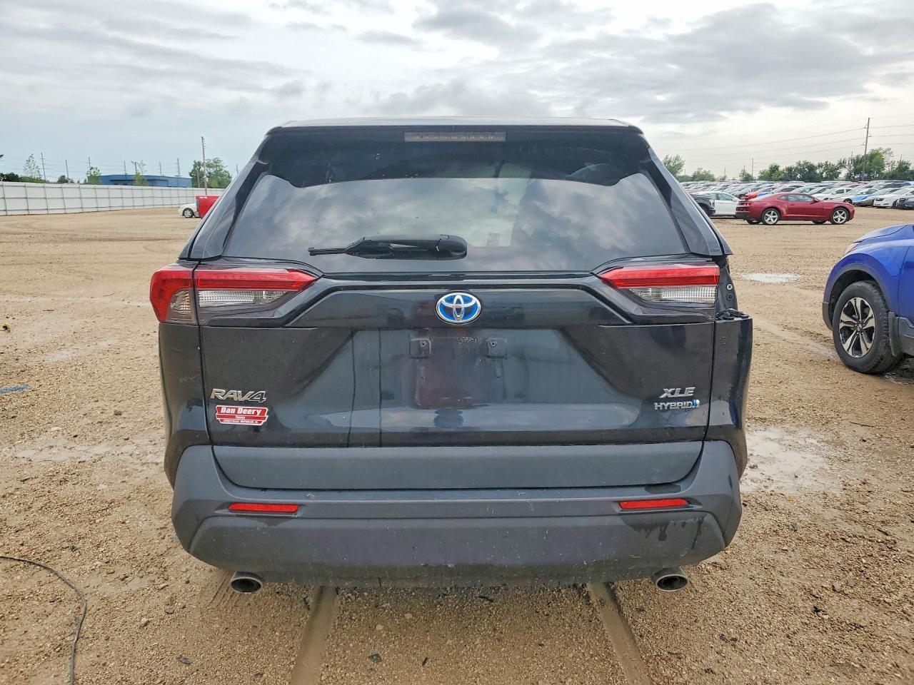 2021 Toyota Rav4 Hybrid Xle Premium - Image 6