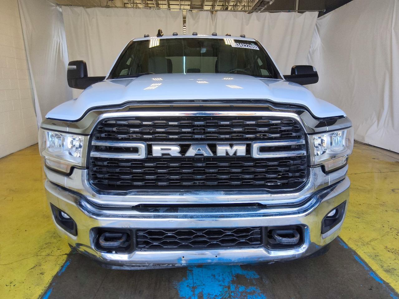 2023 Ram 3500 Big Horn - Фото 5