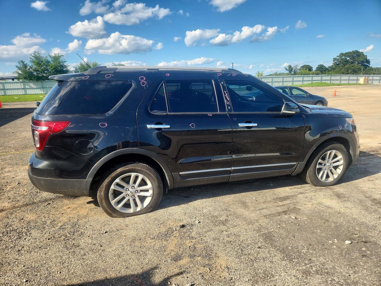 2015 Ford Explorer Xlt - Image 3