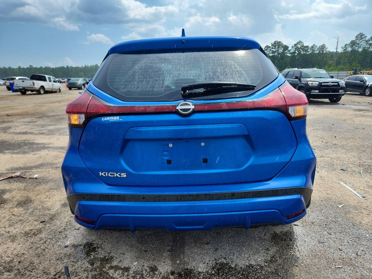 2023 Nissan Kicks S - Image 6