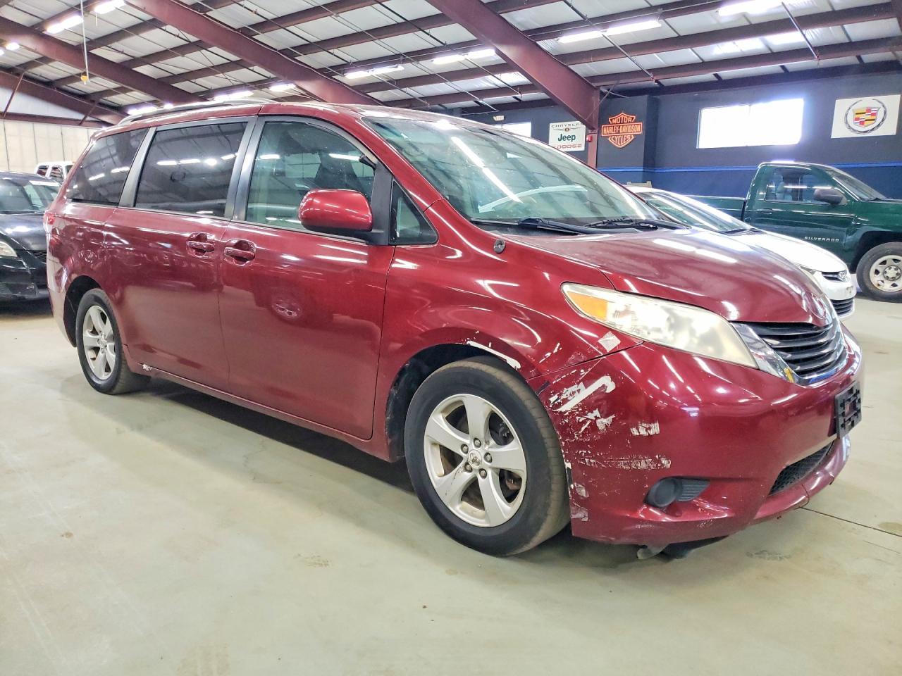 2011 Toyota Sienna Le - Image 4
