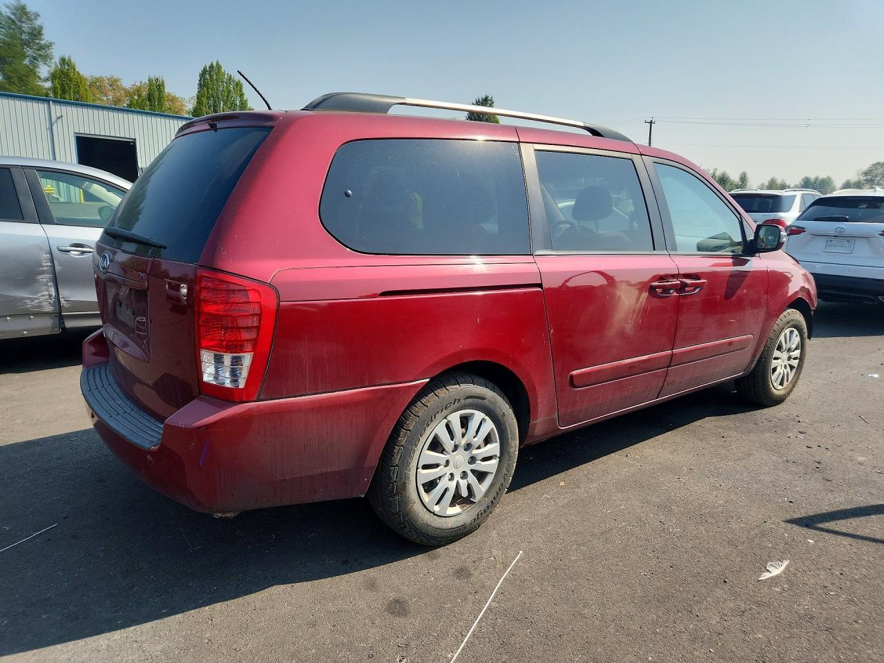 2012 Kia Sedona Lx - Фото 3
