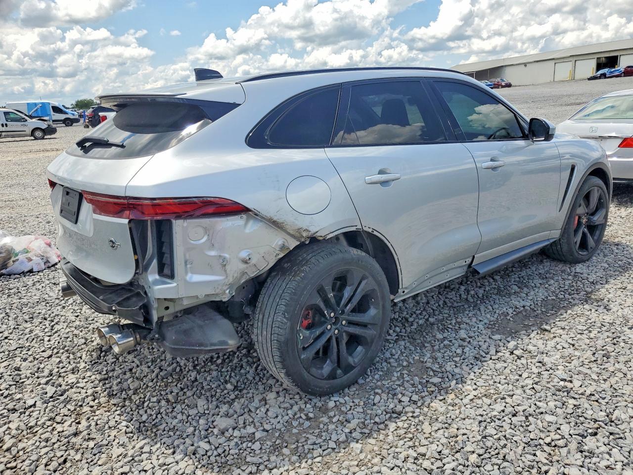 2021 Jaguar F-Pace Svr - Фото 3