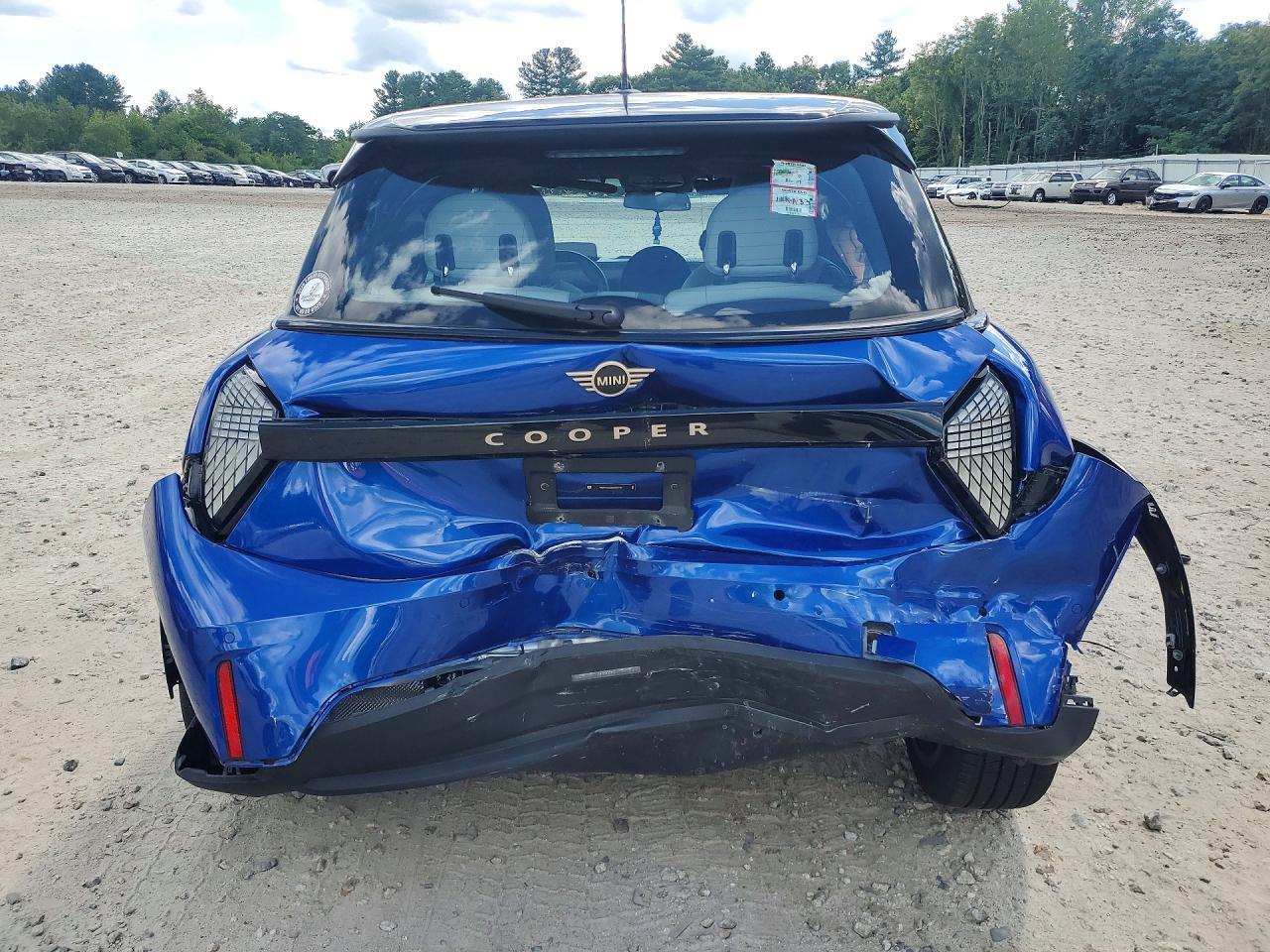 2025 Mini Cooper Base - Image 6