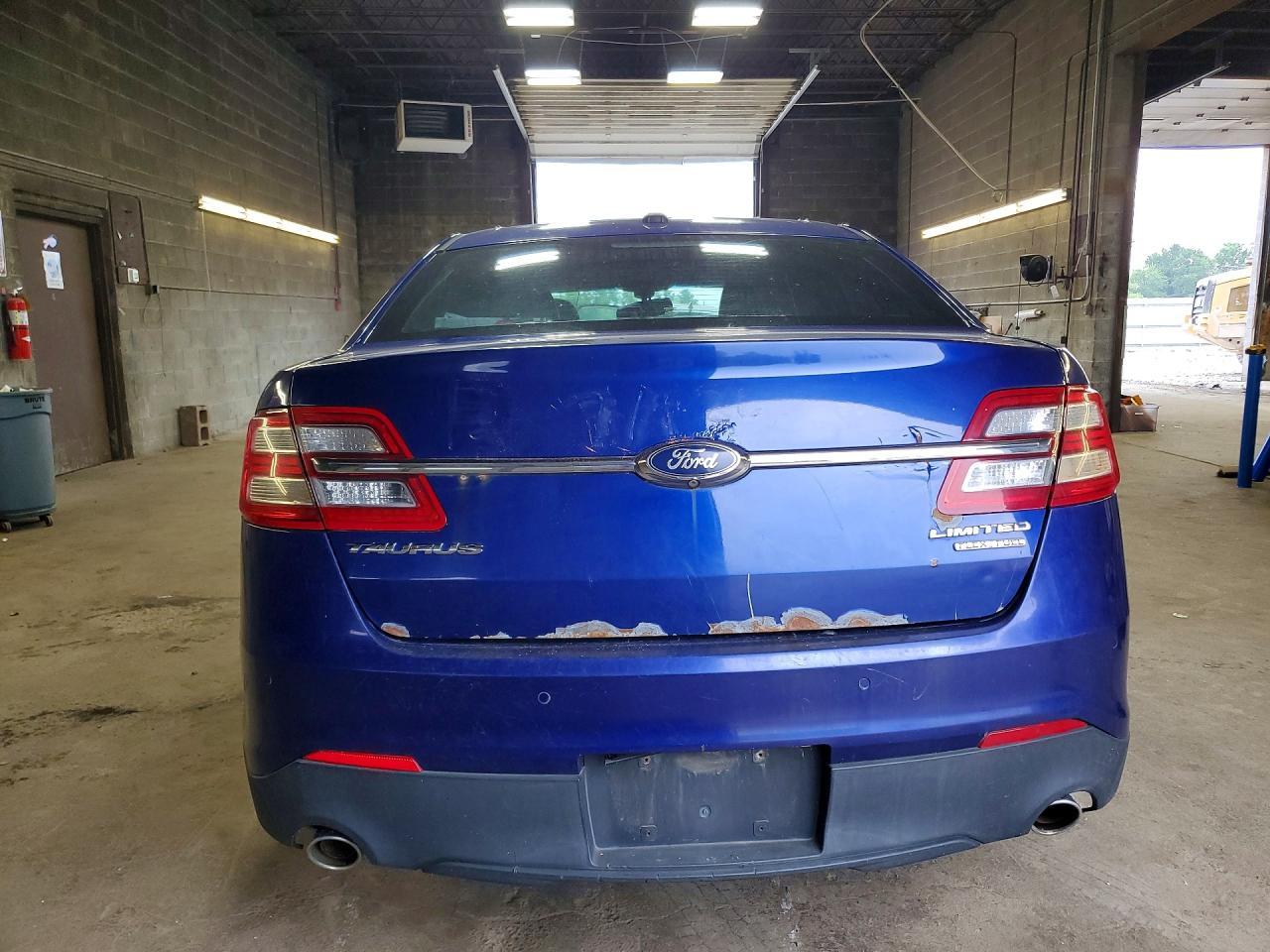 2013 Ford Taurus Limited - Image 6