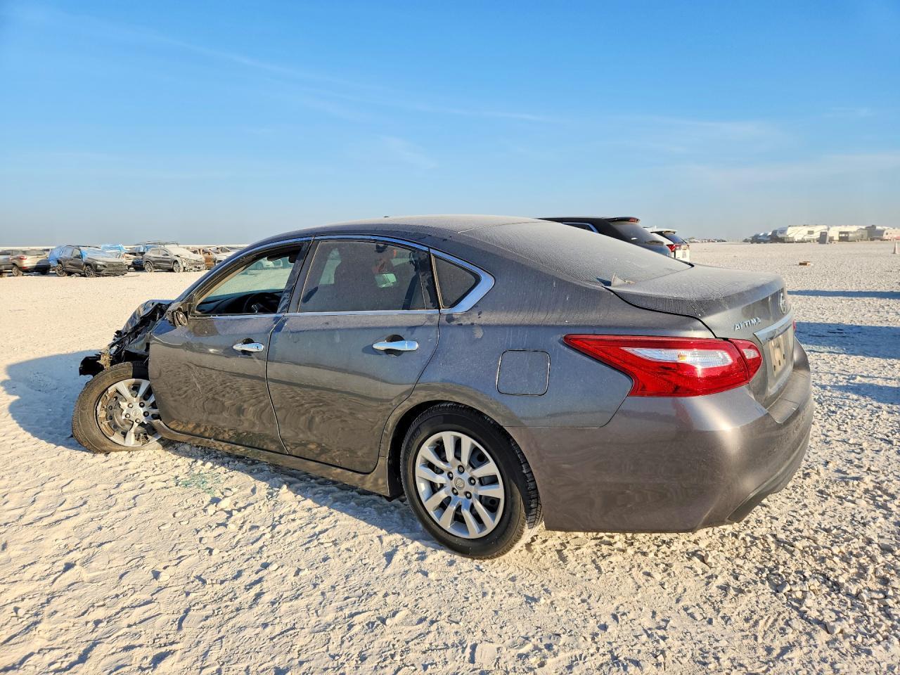 2017 Nissan Altima 2.5 S - Фото 2