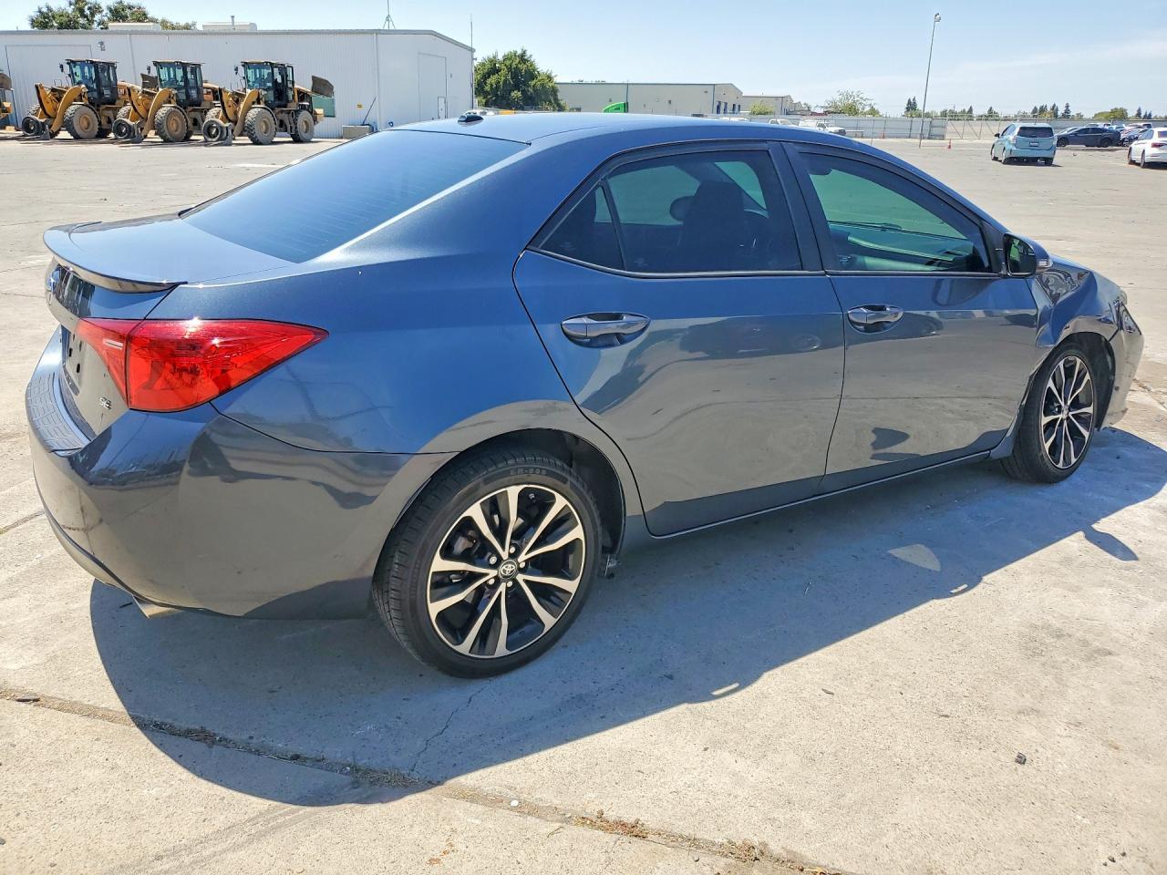 2017 Toyota Corolla Se - Фото 3