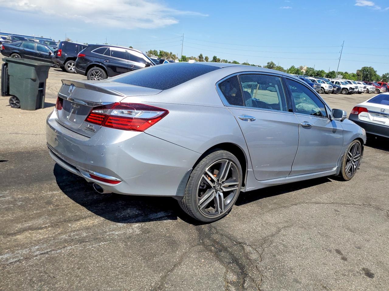 2017 Honda Accord Touring - Фото 3