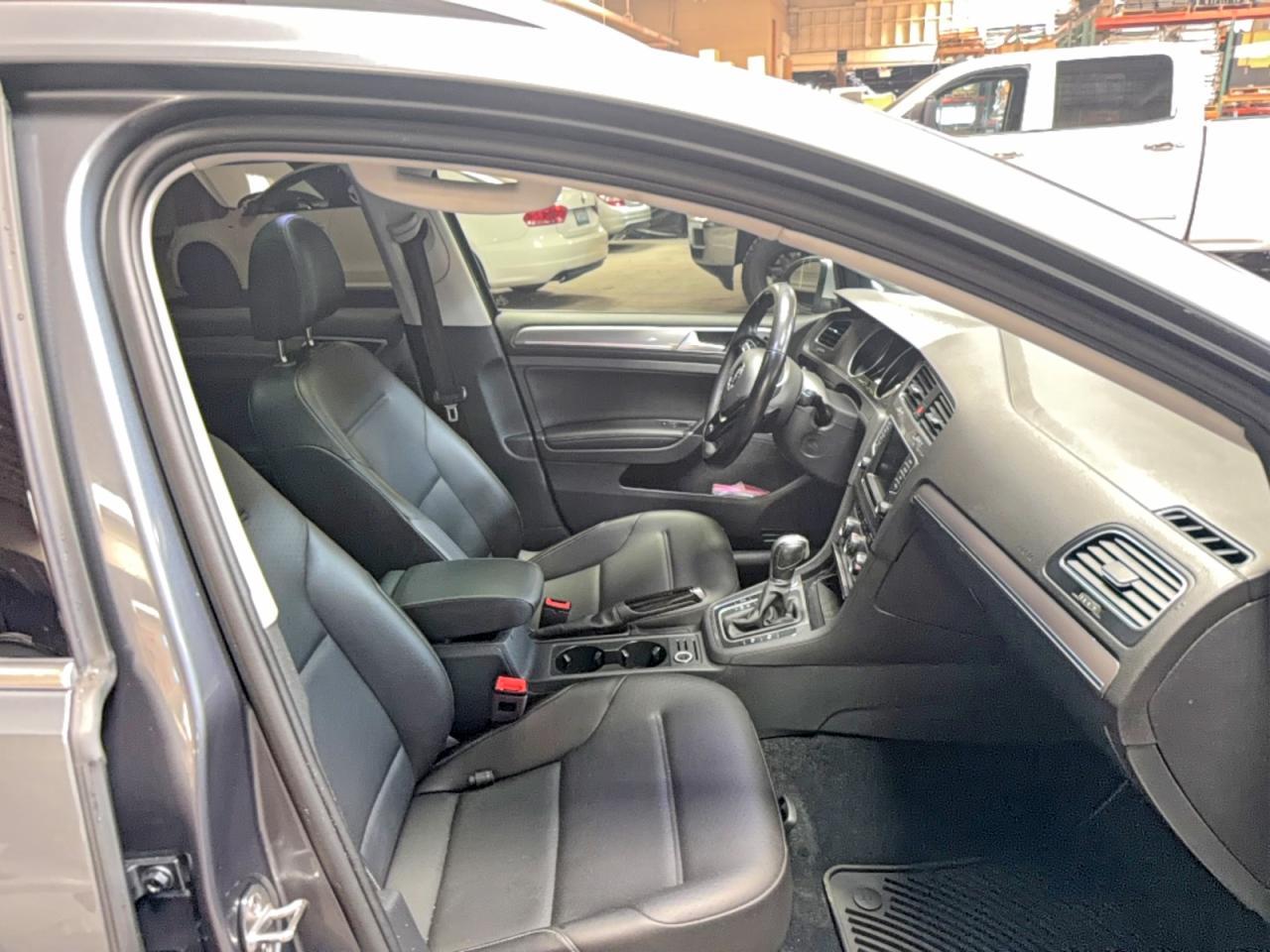 2017 Volkswagen Golf Alltrack S - Image 5