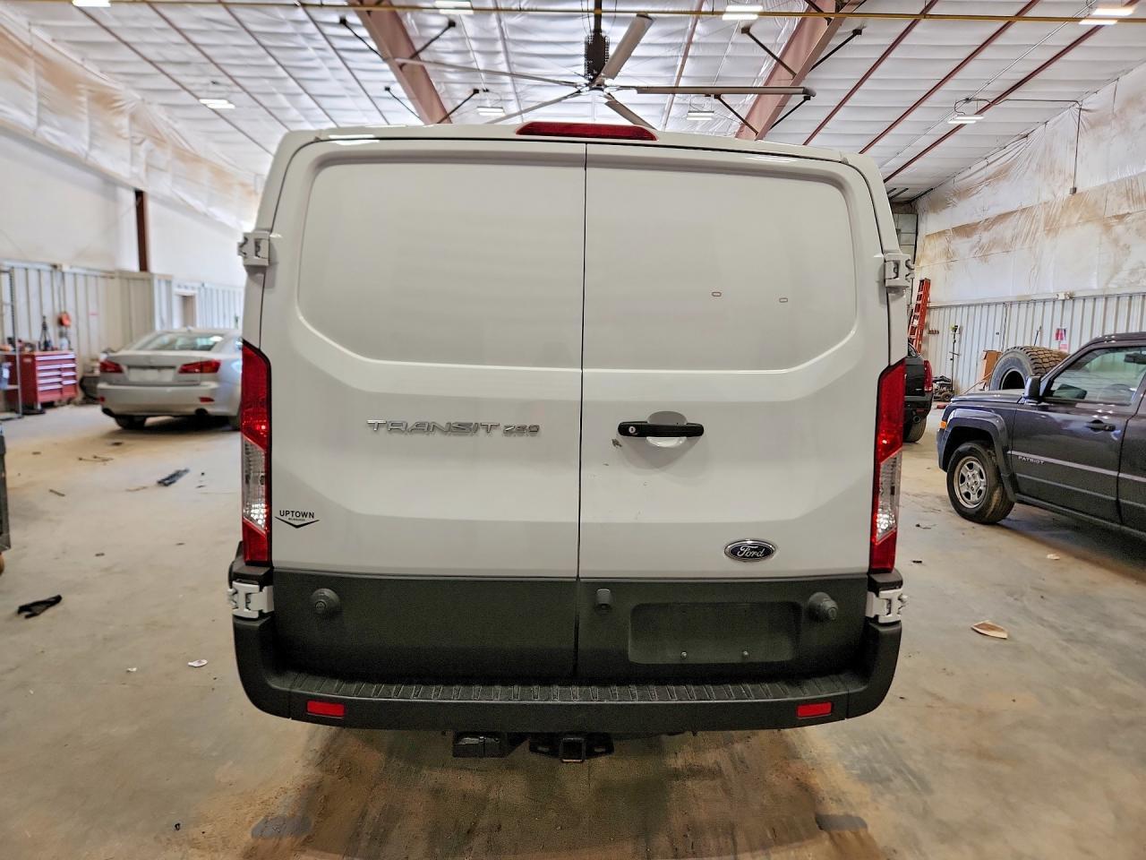 2025 Ford Transit T-250 - Image 6