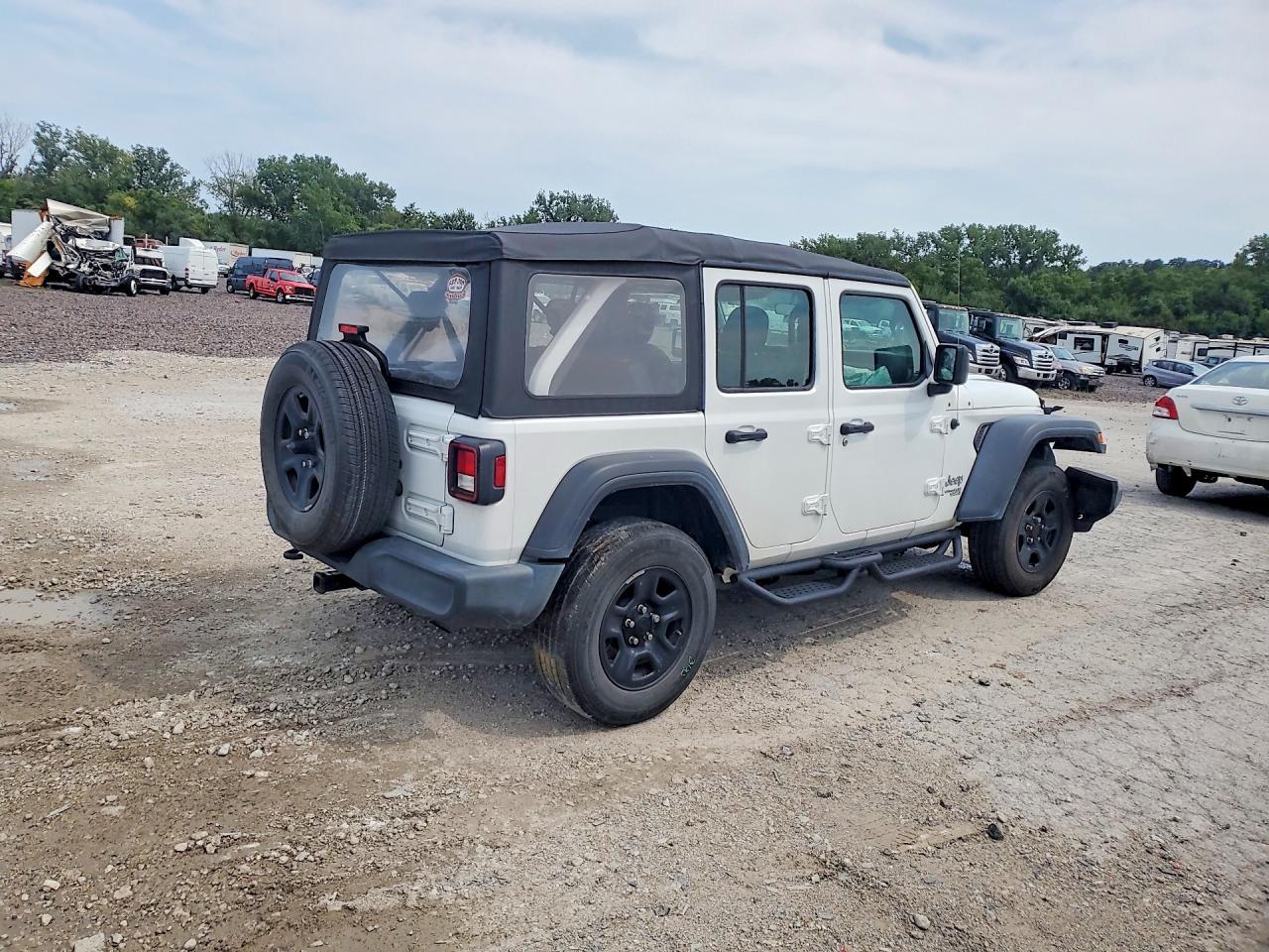2018 Jeep Wrangler Unlimited Sport - Фото 3