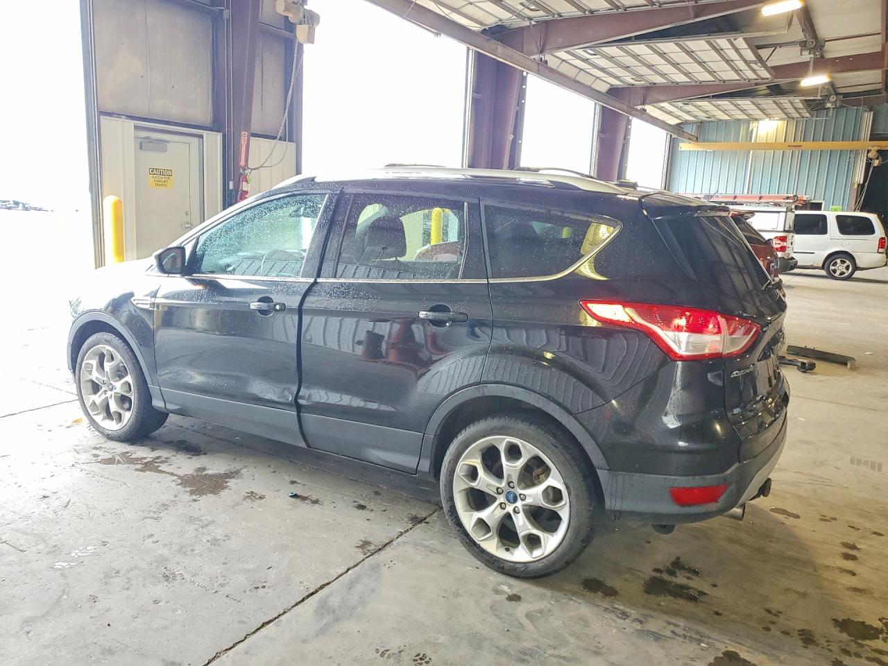 2013 Ford Escape Titanium - Фото 2