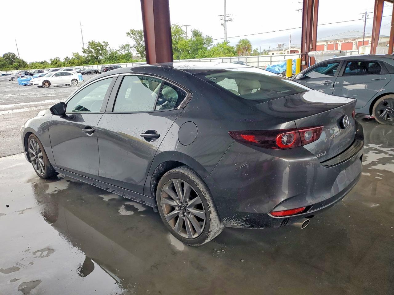 2025 Mazda 3 Preferred - Фото 2