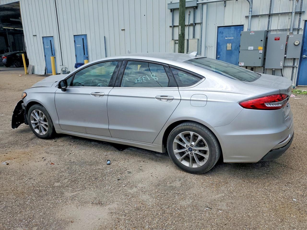 2019 Ford Fusion Se - Фото 2