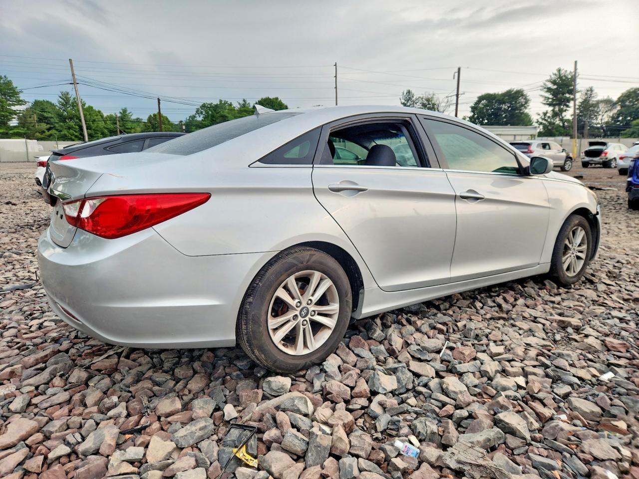 2012 Hyundai Sonata Gls - Image 3