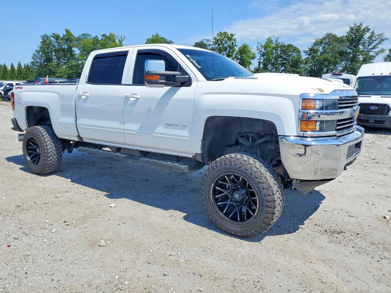 2018 Chev Silverado - Image 4
