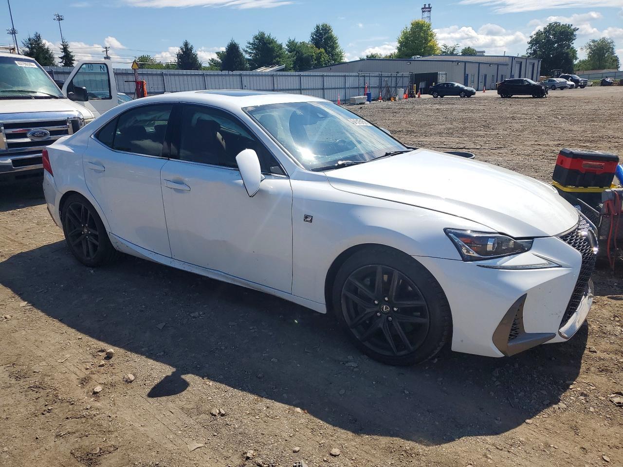 2017 Lexus Is 200T - Фото 4