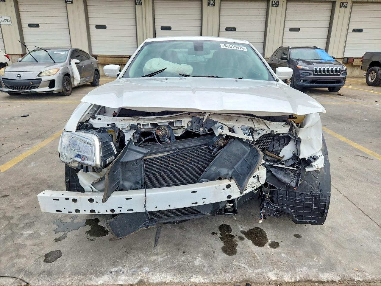 2019 Chrysler 300 Touring - Фото 5